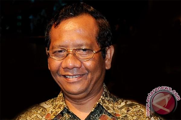 Kiai Lirboyo: Yang Dukung Mahfud Sama dengan Jerumuskan Jokowi