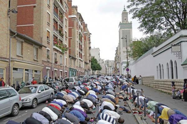 Ribuan Muslim Berkumpul di Inggris Kampanyekan Islam Damai