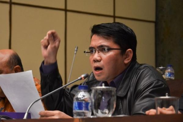Politikus PDIP: KPK Tetapkan Setnov Tersangka Kami Terima