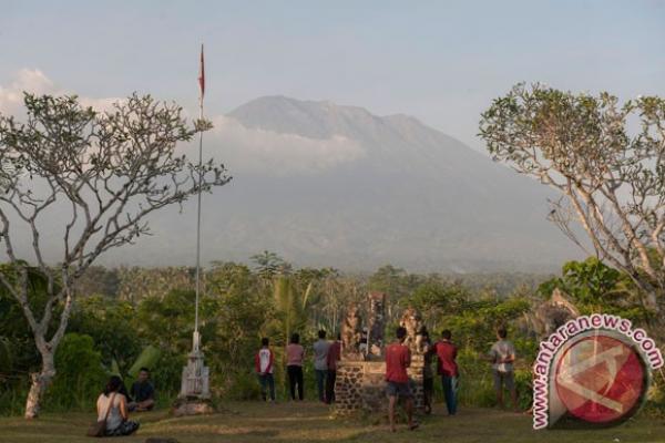 Status Gunung Agung Siaga, 309 Warga Sudah Mengungsi