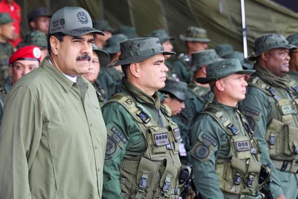 Maduro: Tank dan Rudal Siap Gempur AS