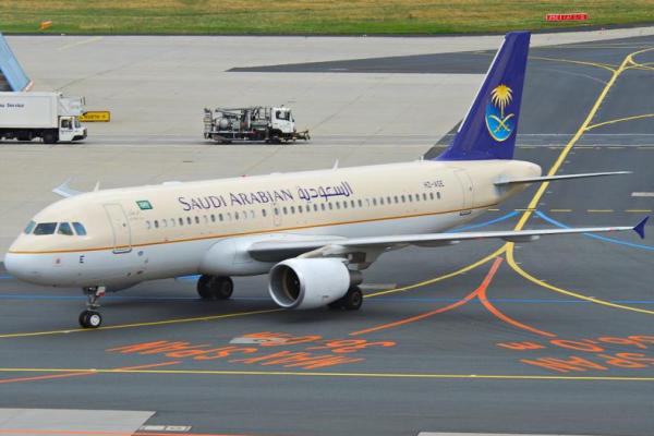 Saudi Arabian Airlines Bantu Pulangkan Warga Inggris dan AS