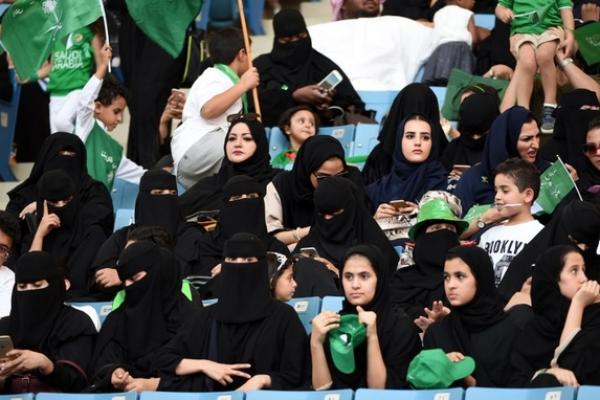 Arab Saudi Izinkan Perempuan Masuk ke Stadion Olahraga