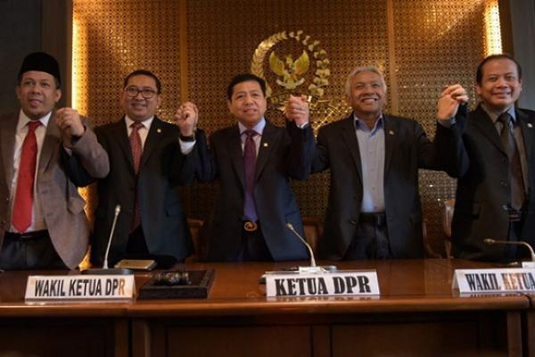 Setya Novanto Tersangka, Bagaimana Kinerja Pimpinan DPR?