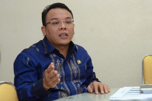 Bantu Tangani Corona, F-PAN Potong 50 Persen Gaji Seluruh Anggota DPR