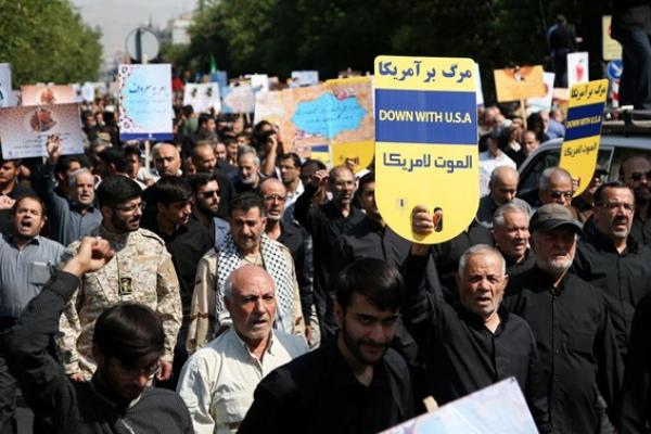 Demonstran Tak Terima Pemerintah Iran Biayai Negara Lain