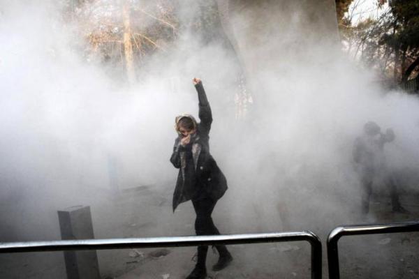 Dua Demonstran Ditembak Mati Polisi Iran