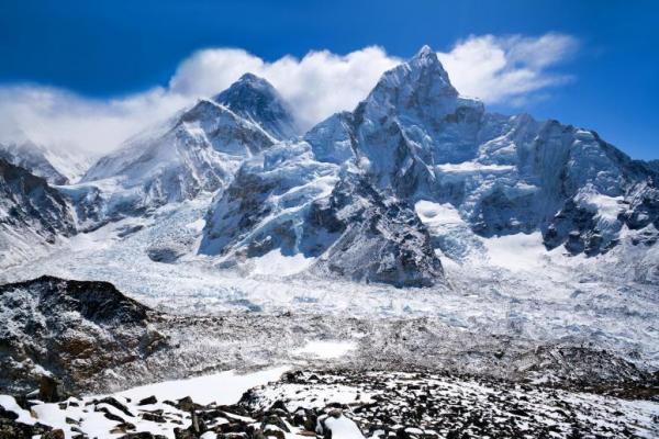 Taklukkan 14 Gunung Tertinggi, Pria Nepal Pecahkan Rekor