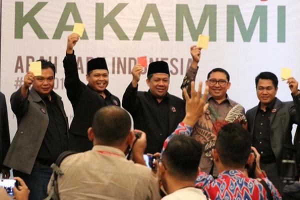 Acungkan Kartu Merah, Fahri Warning Pemerintahan Jokowi