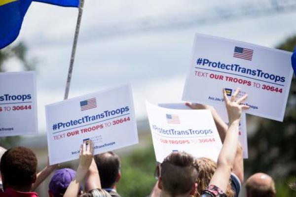 Kebijakan Trump untuk Militer Transgender Tuai Kecaman