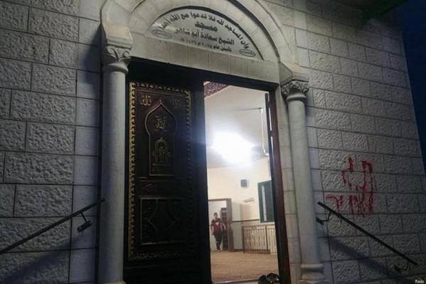 Warga Israel Bakar Masjid di Tepi Barat