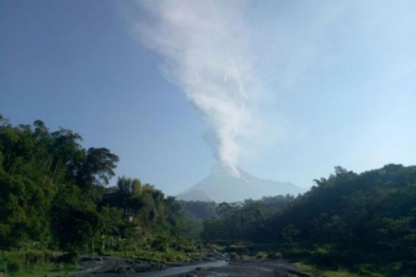 Gunung Merapi Erupsi, Status Waspada Ternyata Sejak Mei 2018