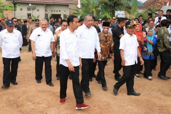 Mendes PDTT Dampingi Jokowi Tinjau PKT di Banyuasin