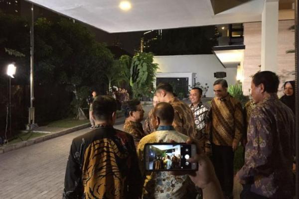 Sambut Kedatangan Prabowo, AHY Tampak Berseri-seri