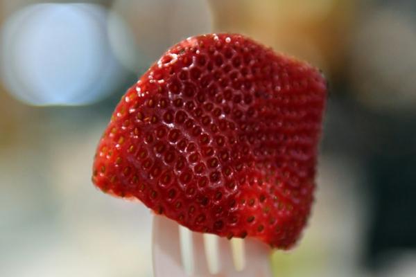 Strawberry Isi Jarum Jahit Beredar di Australia