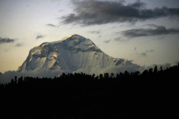 Sembilan Pendaki Tewas di Gunung Nepal