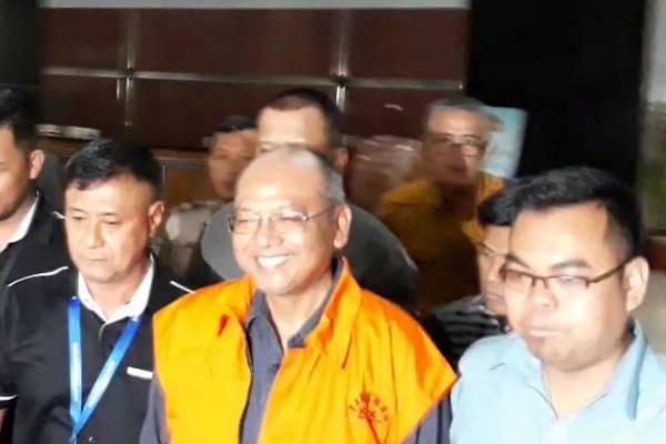KPK Tahan Bupati Malang dan Timses Ali Murtopo