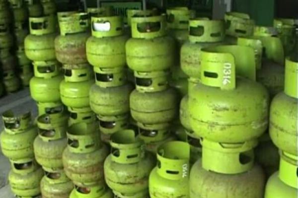 Warga di Polewali Mandar Beli LPG Subsidi 3 Kg Rp40.000