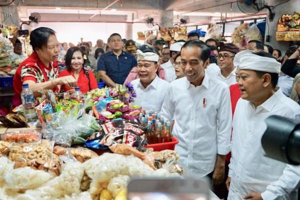 Jokowi Disambut Pedagang Pasar di Bali