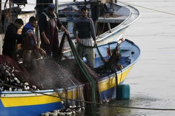 Israel Batasi Zona Penangkapan Ikan Gaza