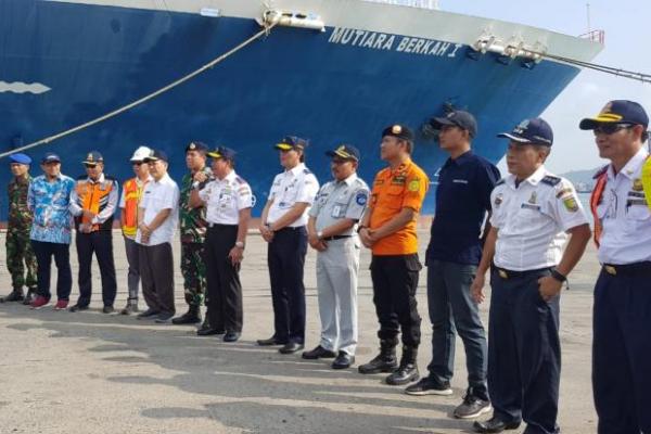 Setop Sepenuhnya Kapal Komersial, Gunakan Kapal TNI AL