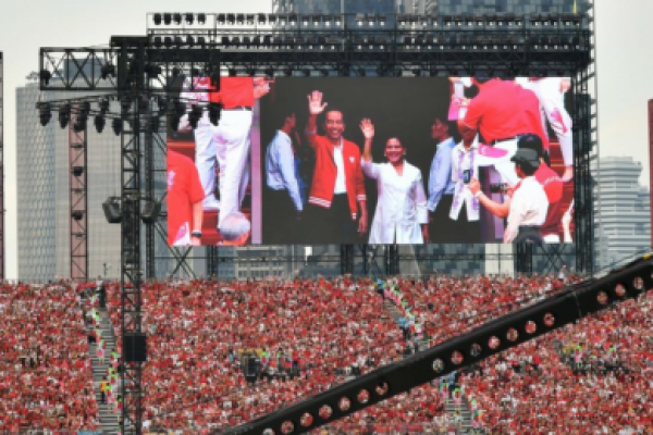 Presiden Jokowi dan Ibu Iriana Hadir di Parade Nasional Singapura