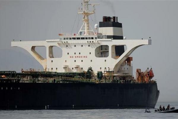 Kapal Minyak Iran Meledak di Pelabuhan Saudi