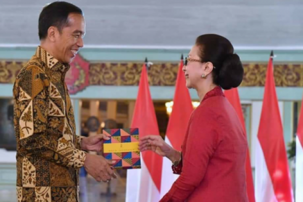 Presiden Jokowi Jadikan Batik Duta Budaya Indonesia