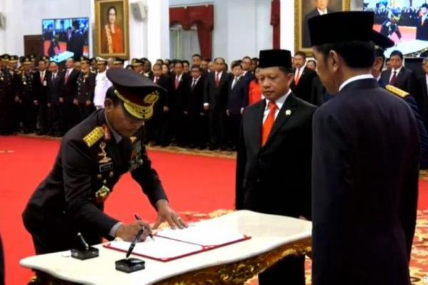 Dilantik Presiden Jokowi, Jenderal Idham Azis Resmi Jabat Kapolri