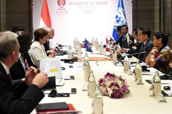 Bicara di KTT ASEAN-RRT, Presiden Jokowi Puji Perdamaian dan Stabilitas Kawasan