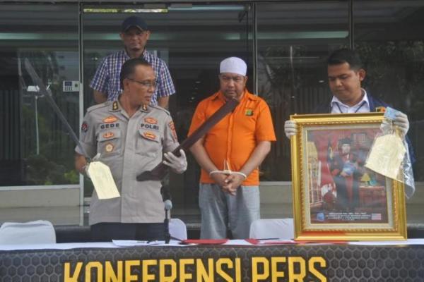 Kacau, Pembawa Senjata Tajam ke Pelantikan Jokowi Gelarnya Palsu