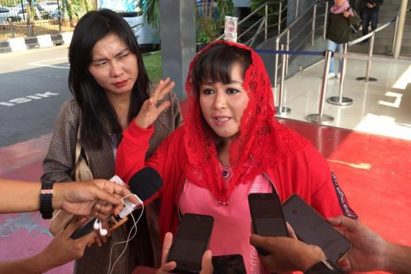 Dewi Tanjung Diperiksa Polisi Soal Laporannya ke Novel Baswedan