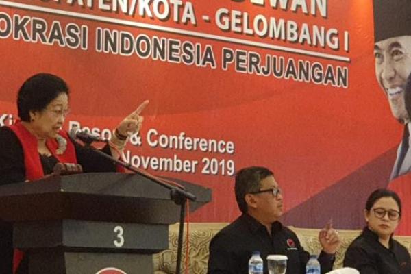 Megawati ke Pimpinan DPRD: Turun ke Bawah Bersama Rakyat