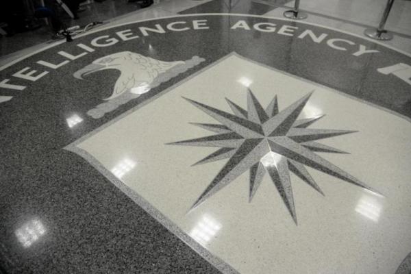 Mantan Perwira CIA Rela Jual Negaranya Demi Uang