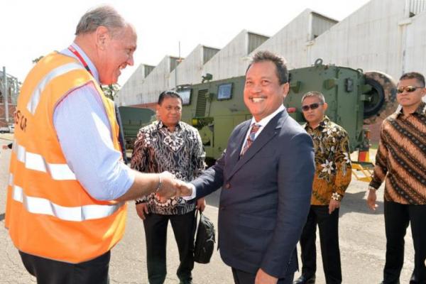 Wamenhan dan Menteri PPN Kunjungi Pabrik Kendaraan Tempur di Australia