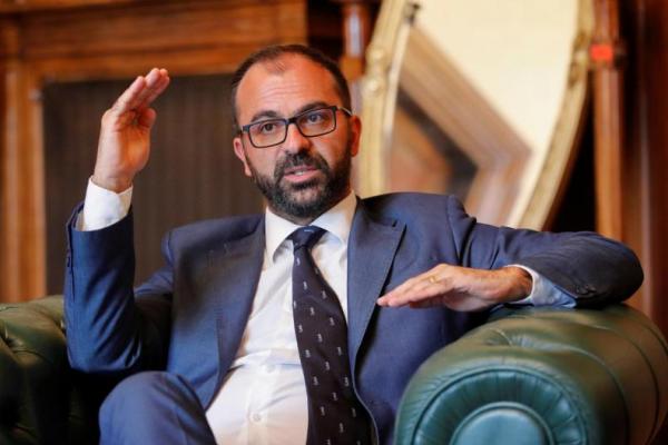 Menteri Pendidikan Italia Mengundurkan Diri