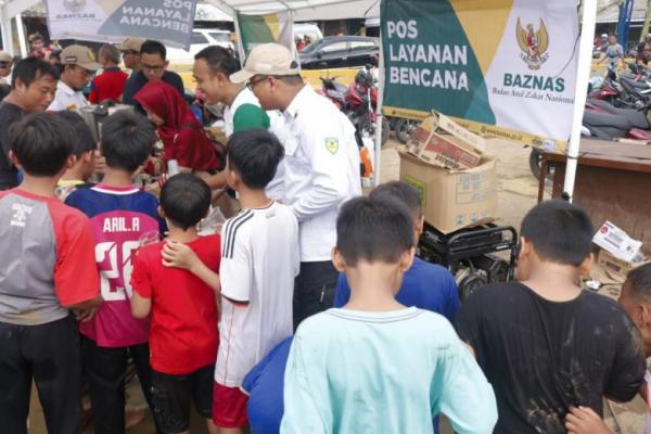 Baznas Berikan Layanan Bengkel Gratis untuk Korban Banjir di Kampung Pulo
