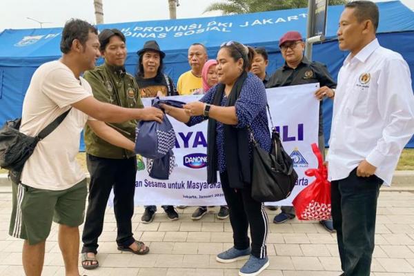 Banjir Kepung Jakarta, PWI Jaya Peduli Konsisten Salurkan Donasi ke Korban