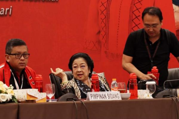 Megawati Simak Dialog Peserta dalam Rakernas