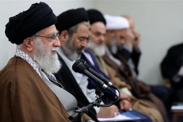 Ayatollah Khamenei Serukan Warga Iran Tak Gendar Hadapi AS