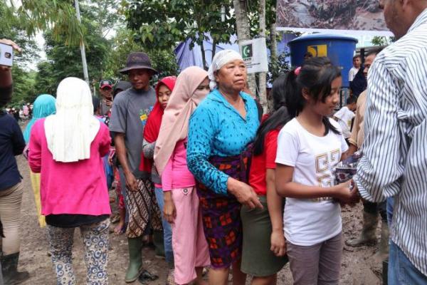 Pengungsi Banjir Lebak Dilatih Memasak Jajanan Pasar