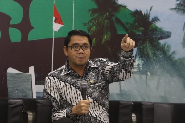 Komisi III DPR Desak Jaksa Agung Bongkar Tuntas Penyelundupan Tekstil 27 Kontainer