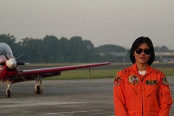 TNI AU Lantik Pilot Pesawat Tempur Wanita Pertama di Indonesia