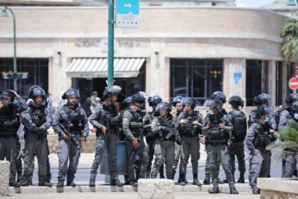 Ratusan Warga Palestina Protes Pembongkaran Makam Al-Isaaf