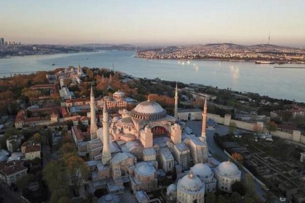 Pejabat Tinggi Iran Puji Langkah Turki Ubah Status Hagia Sophia