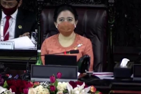 Puji Baju Adat Jokowi, Puan Maharani: Terima Kasih Pak Presiden