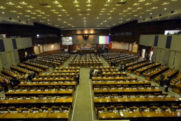 Presiden Jokowi menyatakan setuju Revisi Undang-Undang (UU) Nomor 30 Tahun 2002 tentang Komisi Pemberantasan Korupsi (KPK) untun disahkan dalam rapat Paripurna.