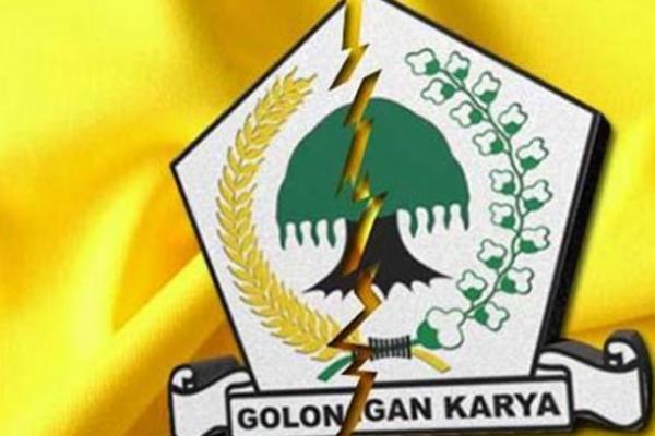 Wakil Ketua Dewan Pakar Partai Golkar, Titiek Soeharto resmi mengundurkan diri dari partai berlambang pohon beringin itu. Apa alasannya?