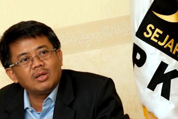 Wakil Ketua DPR Fahri Hamzah berjanji akan mencabut laporan pidana dari Polda Metro Jaya, jika Sohibul Iman menyatakan mundur dari Presiden Partai Keadilan Sejahtera (PKS).
