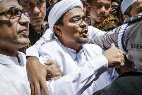 Pengaruh atau ketokohan Imam Besar Front Pembela Islam (FPI) Habib Rizieq Shihab semakin merosot. Hal itu dikarenakan dicitrakan kasus hukum dan meninggalkan Indonesia.